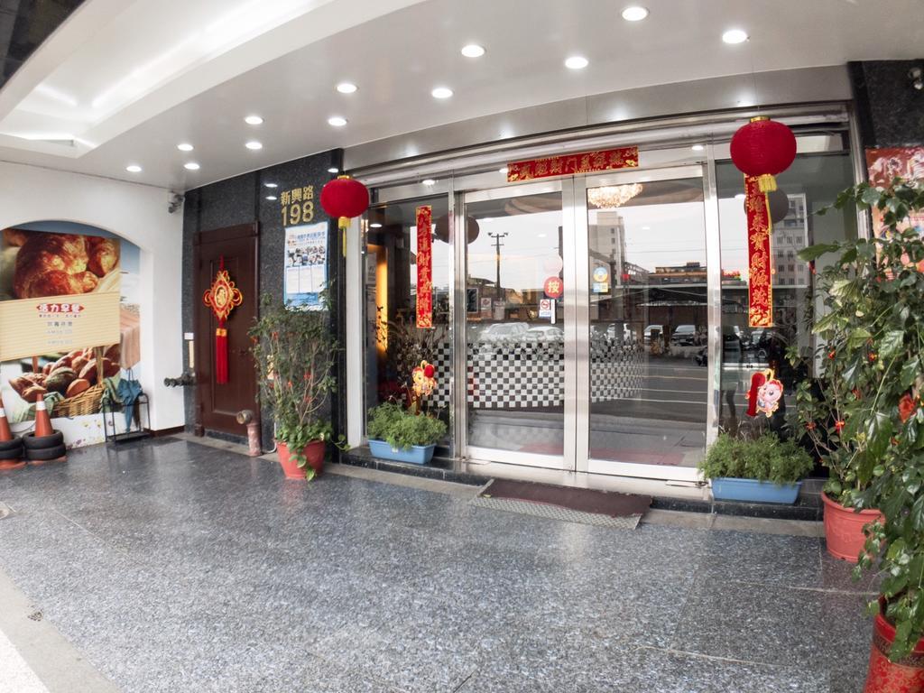 Chang Ti Metropolis Commercial Hotel Zhongli Exterior foto